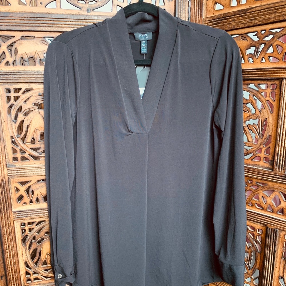 Jones New York vneck blouse NWT
